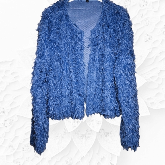 Zara Blue Fluffy Textured Long Sleeve Cropped Jacket Size XL - Picture 4 of 7